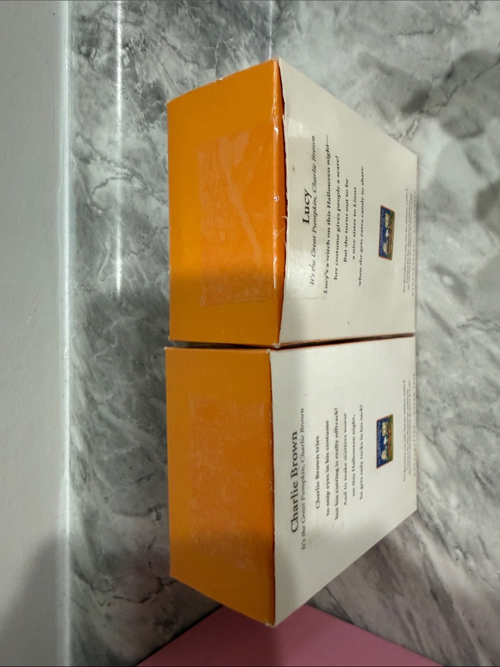 Hallmark Keepsake Peanuts Halloween Ornaments 2006 Charlie Brown & Lucy w/ Boxes - Picture 10 of 10